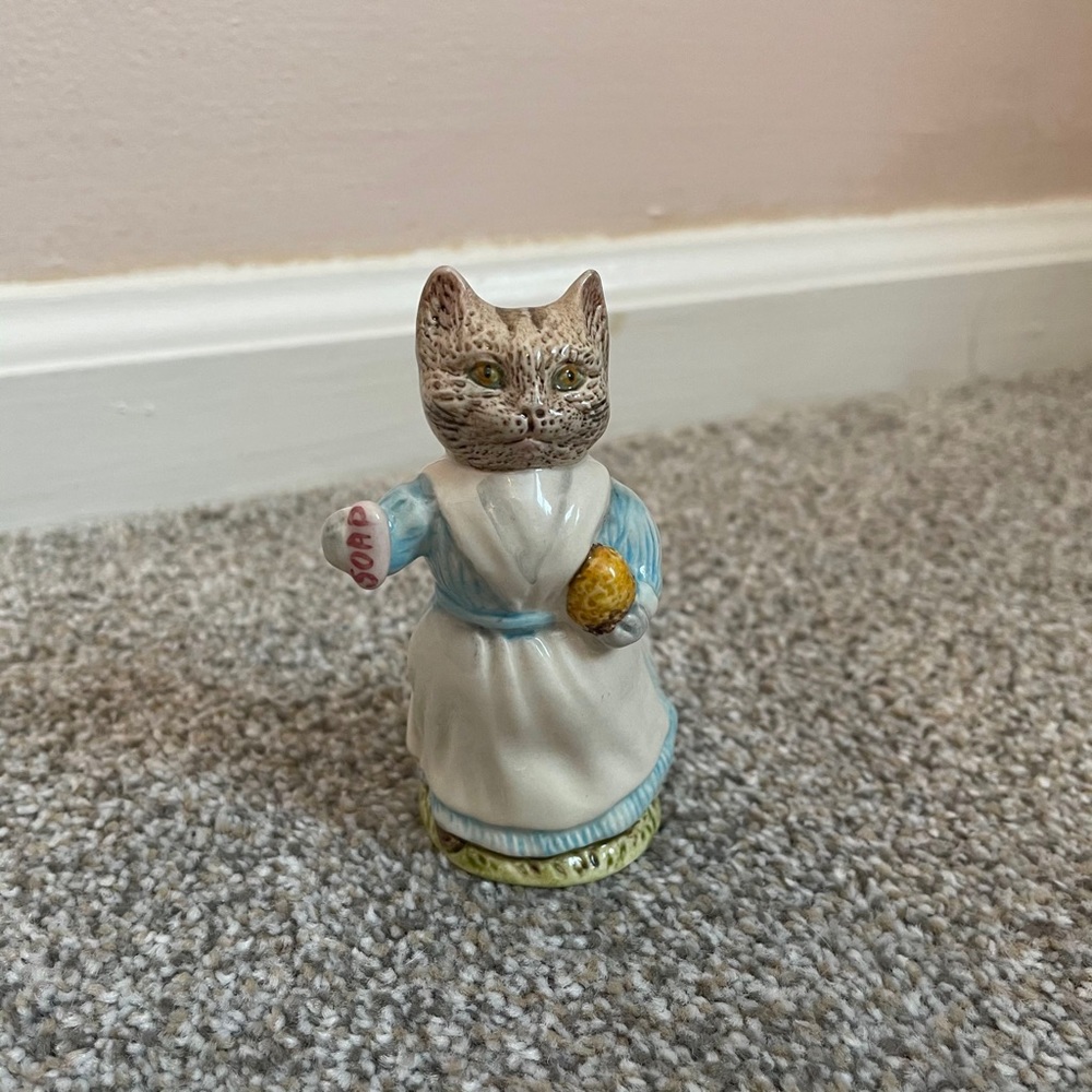 Beatrix Potter’s “Tabitha Twitchit” Figurine